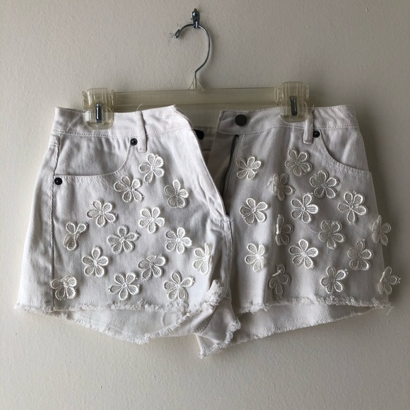 Forever 21 Pants - F21 White Floral Appliqué Cutoff Denim Shorts
